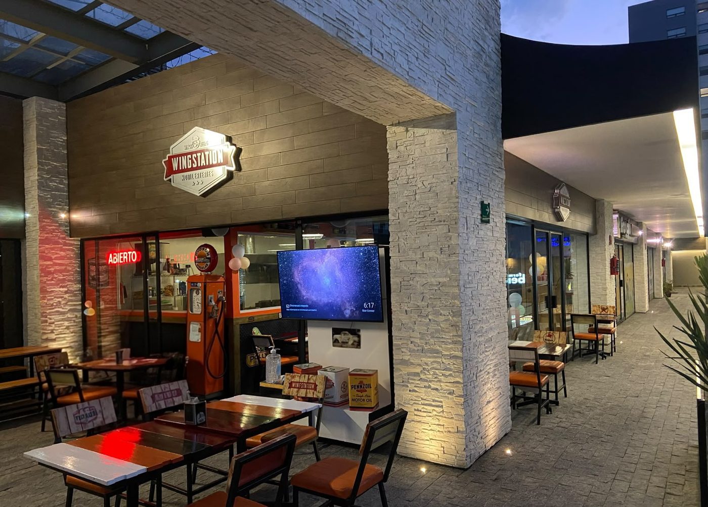 Fachada Wingstation Atizapán